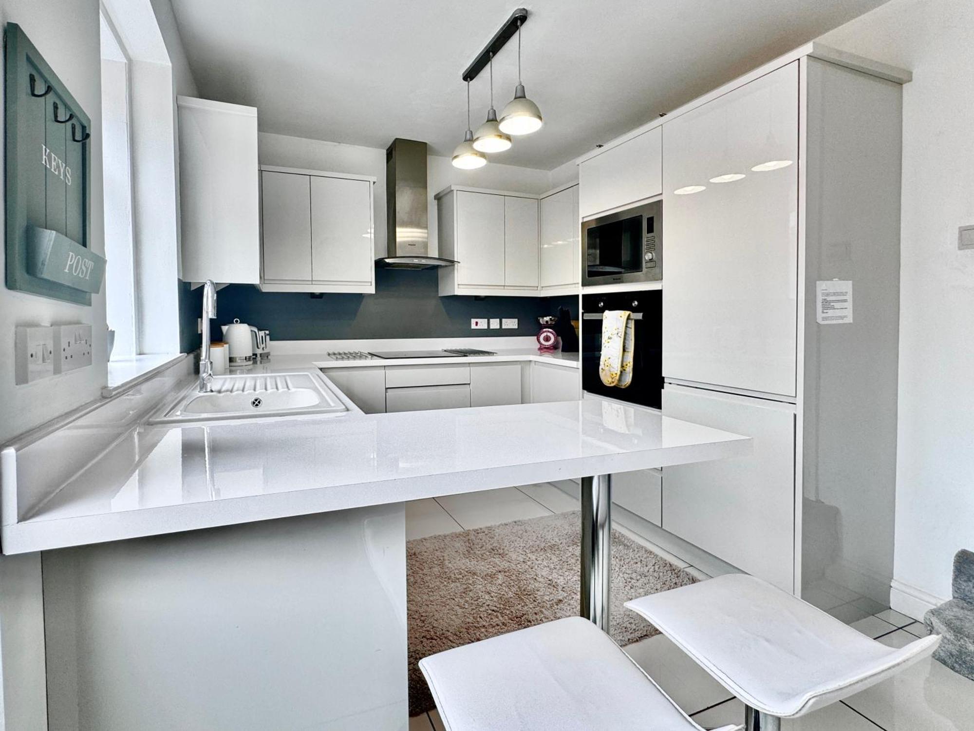 Apartment Victoria With Free Parking Scarborough Exterior photo