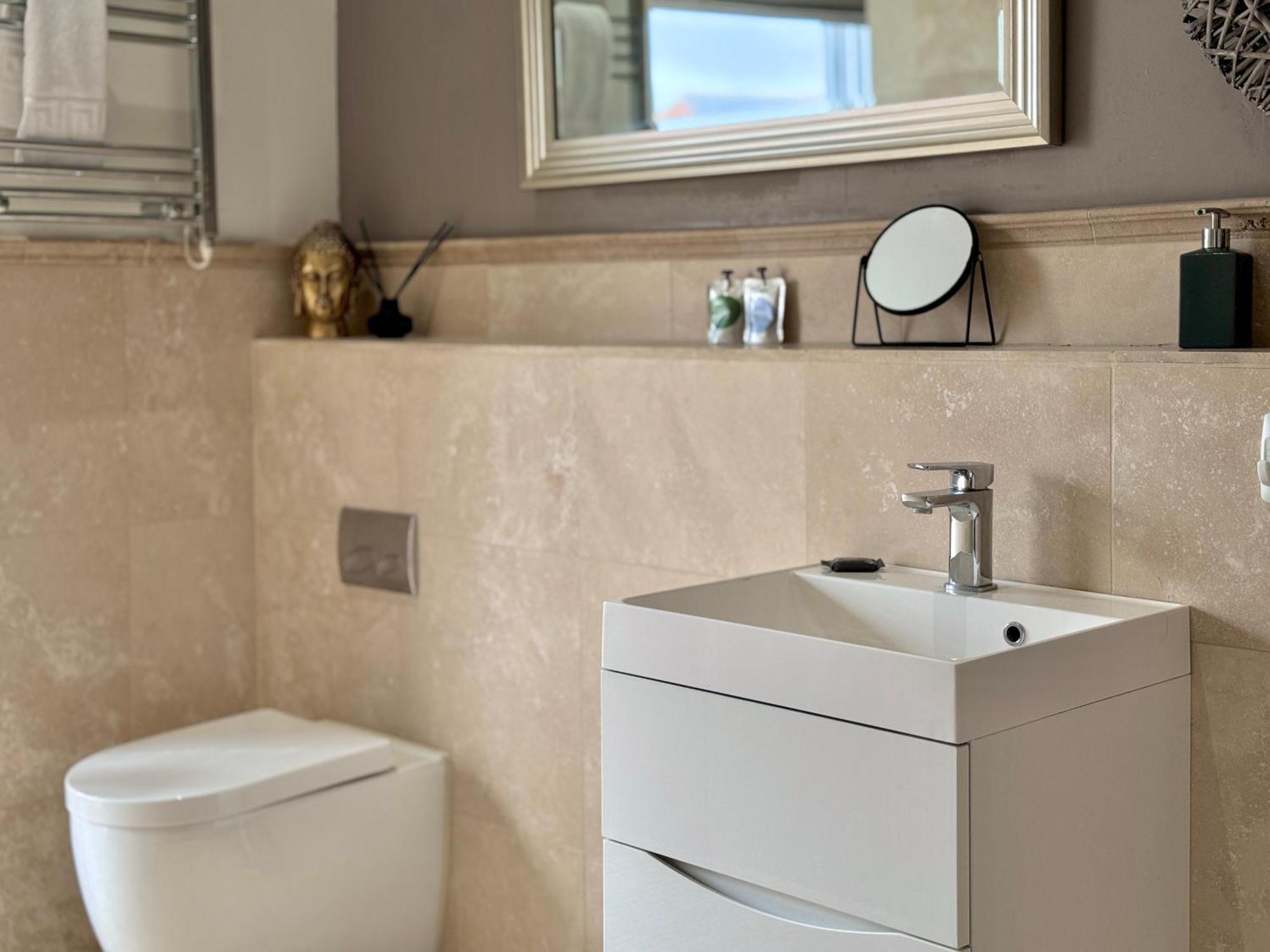 Apartment Victoria With Free Parking Scarborough Exterior photo